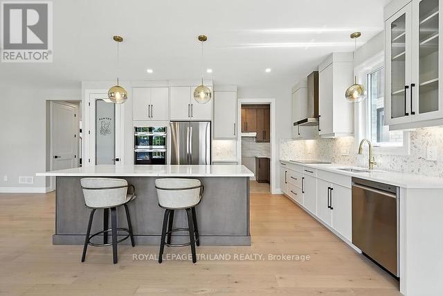 4203 Liberty Crossing, London South, Ontario  N6P 0L1 - Photo 9 - X12280055