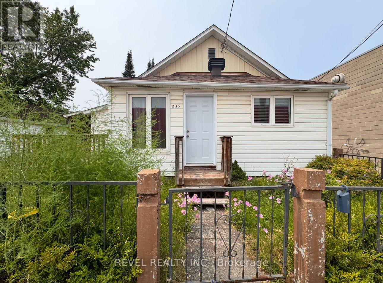 Property at 235 SPRUCE STREET S image 1