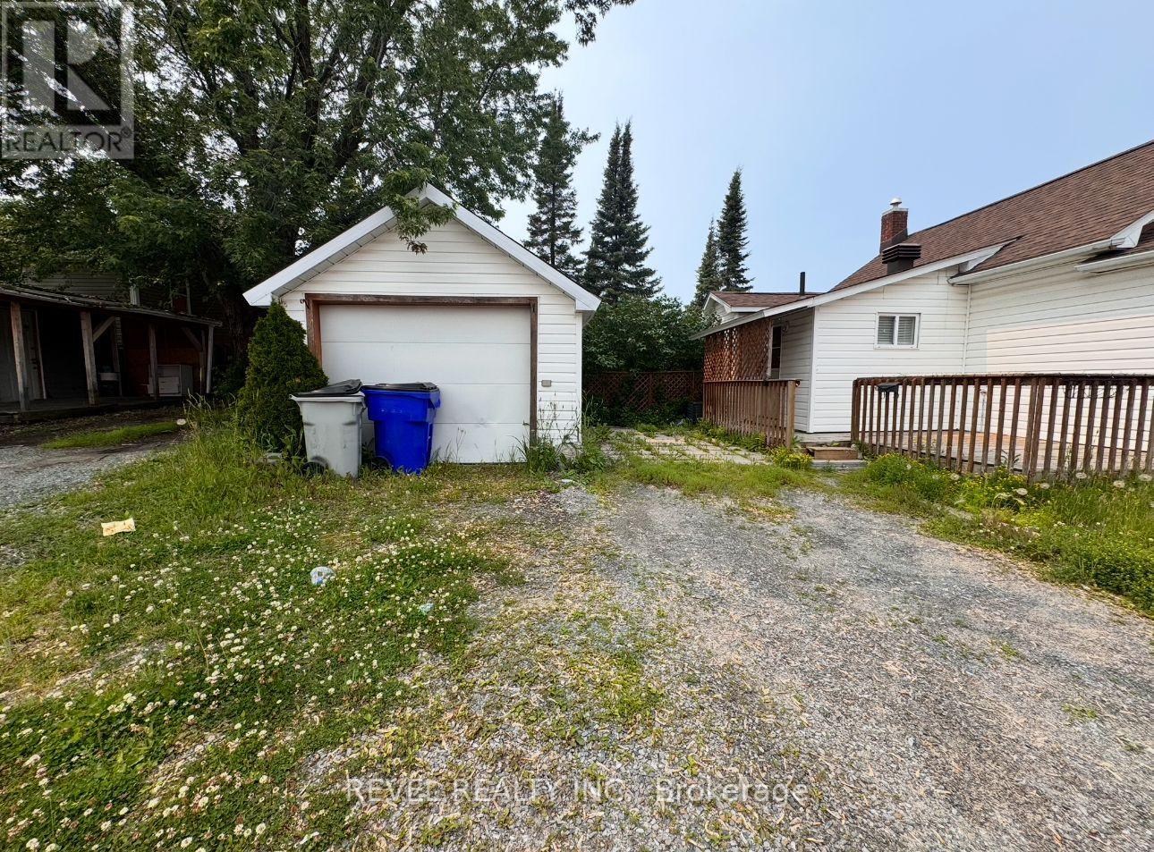 Property at 235 SPRUCE STREET S image 2