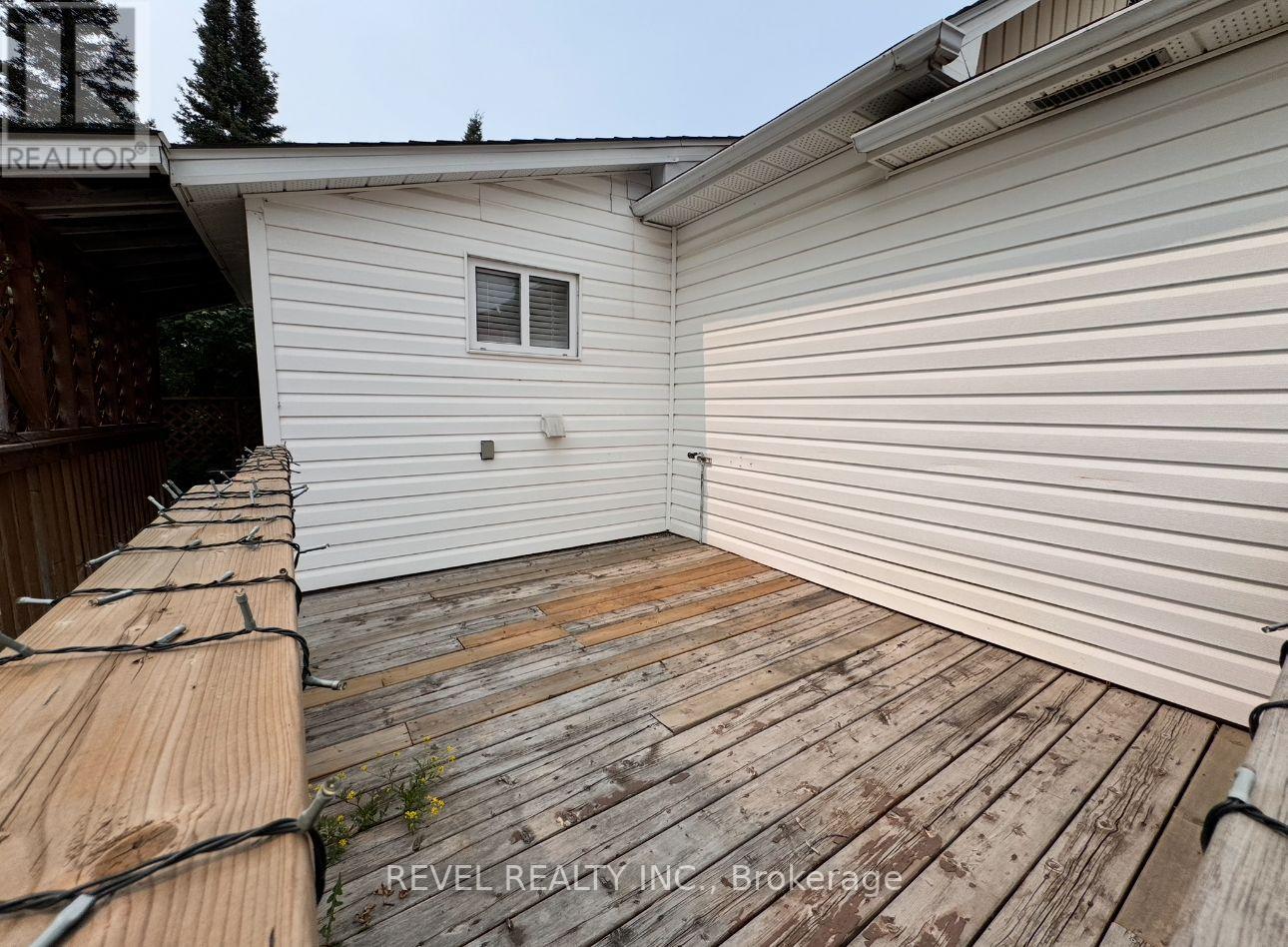 Property at 235 SPRUCE STREET S image 4
