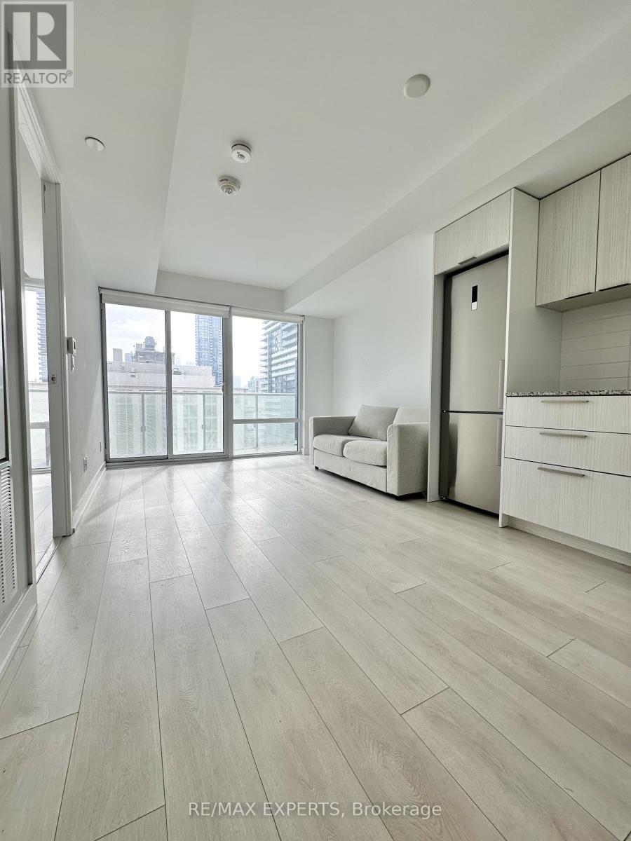 1310 - 501 Yonge Street, Toronto, Ontario  M4Y 0H2 - Photo 5 - C12279888