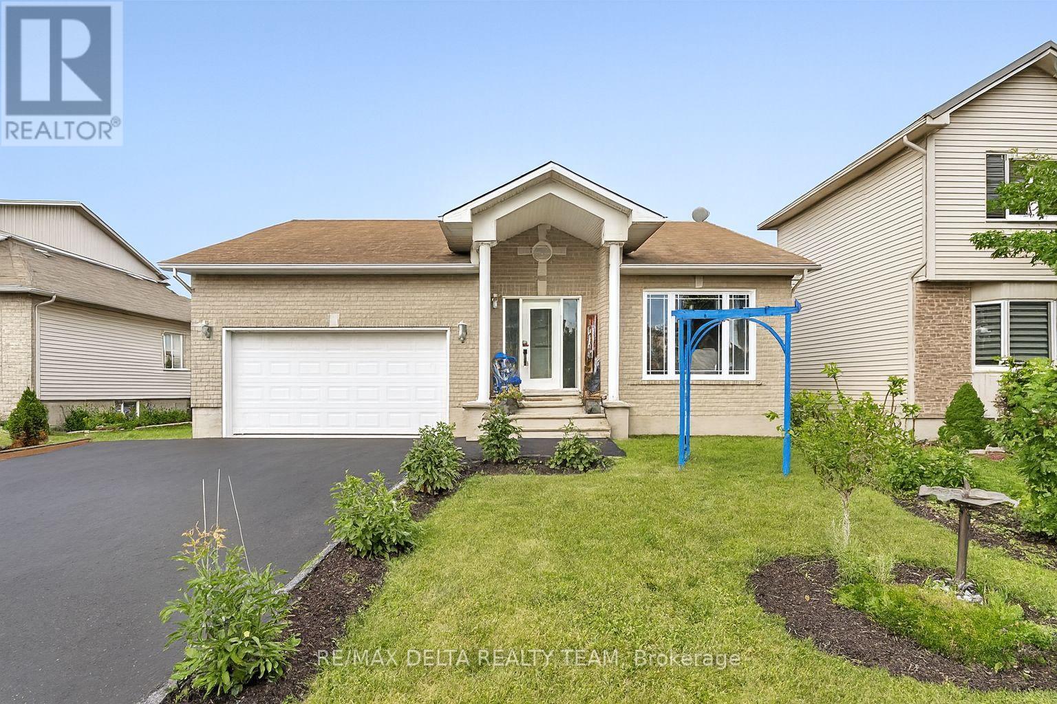Property at 400 CENTENAIRE STREET image 1