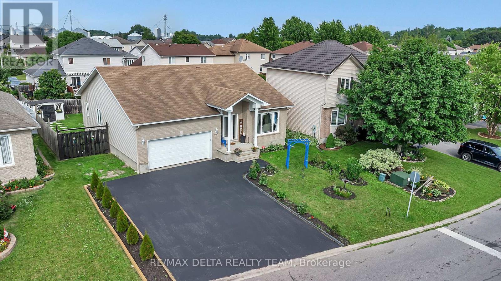 Property at 400 CENTENAIRE STREET image 4