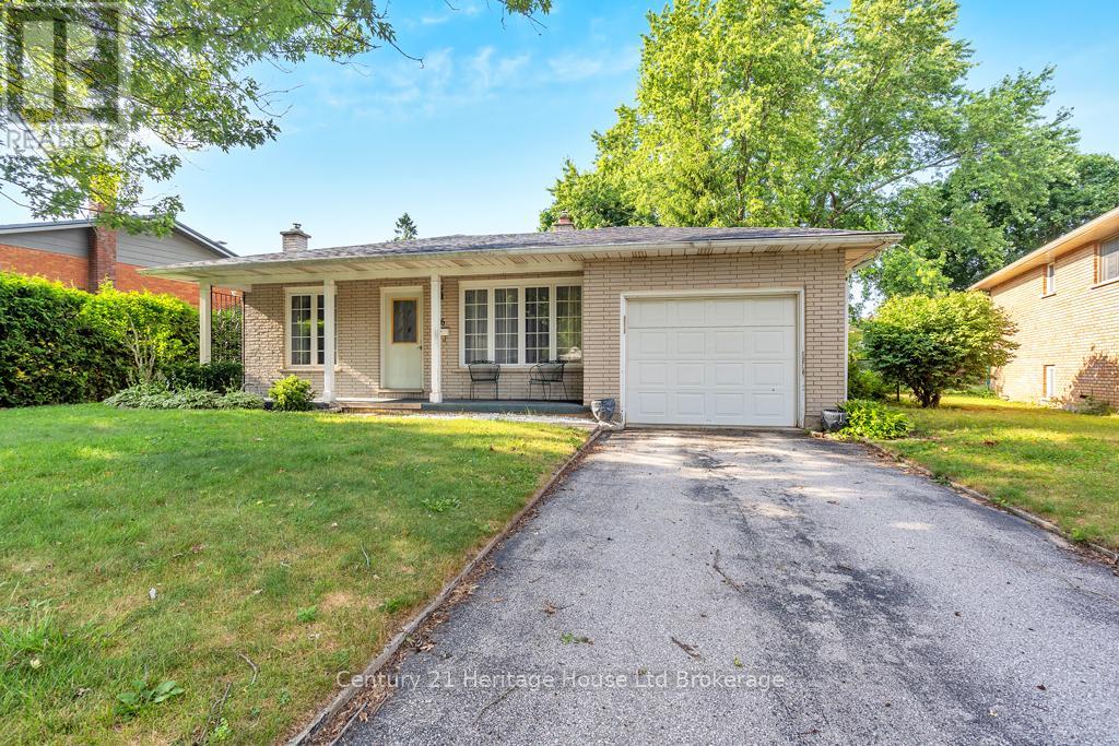 16 Alba Avenue, Tillsonburg photo number 2 16 Alba Avenue, Tillsonburg photo number 2
