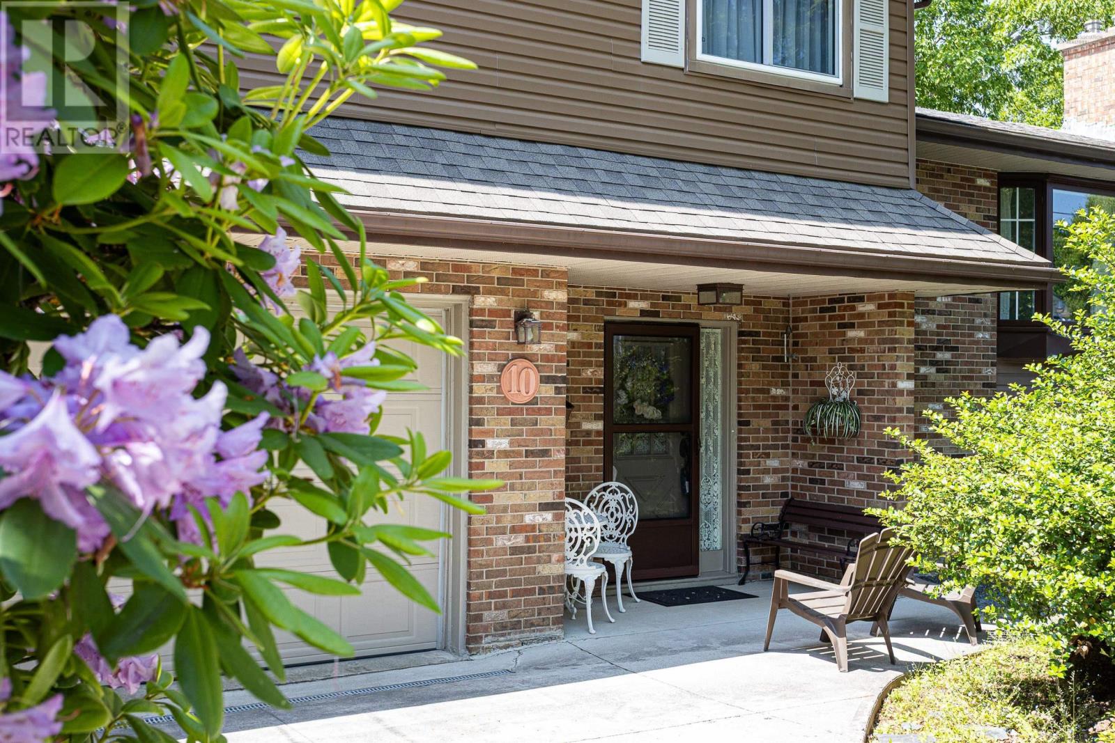 Property at 10 Wheatstone Heights image 1