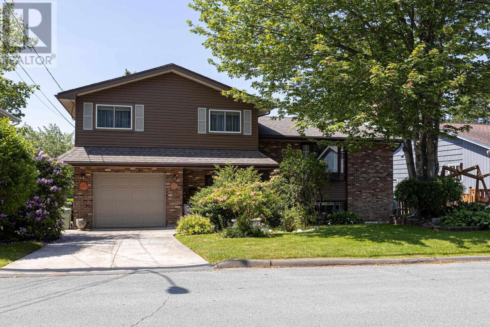 Property at 10 Wheatstone Heights image 2