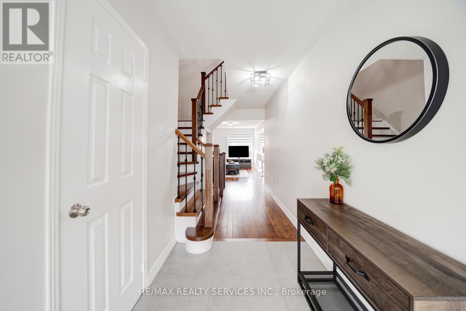 Property at 49 WOODCOTE CRESCENT image 3