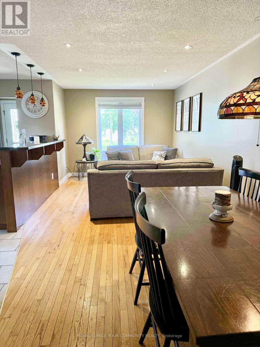 69 Branlyn Crescent, Brantford, Ontario  N3P 2A1 - Photo 8 - X12279872