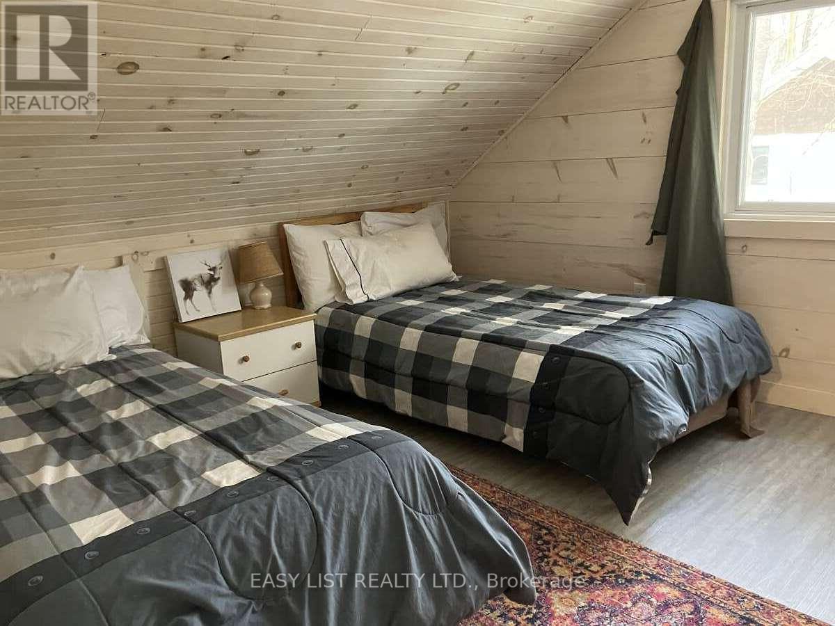 1045 Reynolds Road, Minden Hills, Ontario  K0M 2K0 - Photo 7 - X12279914