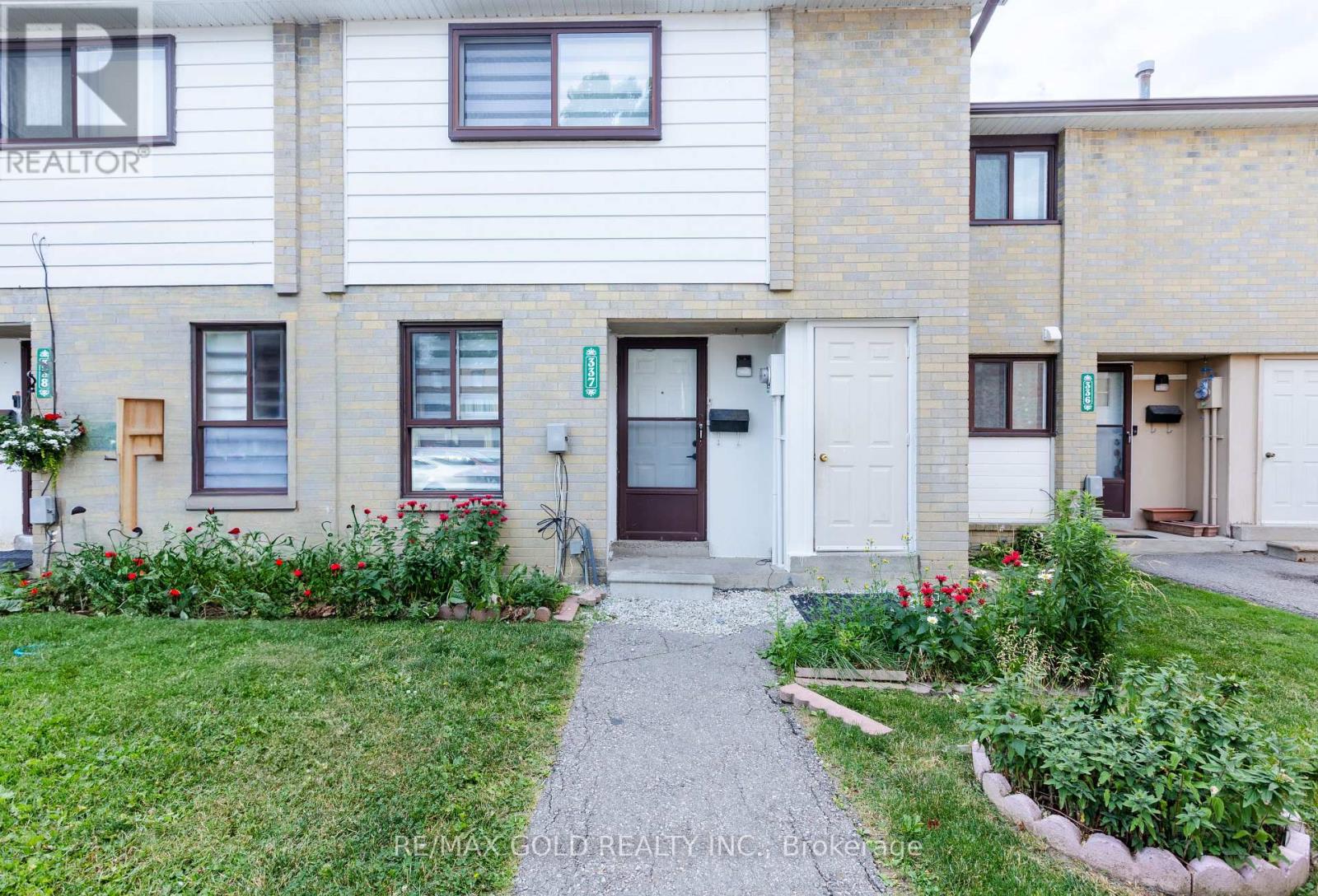 Property at 337 FLEETWOOD CRESCENT image 2