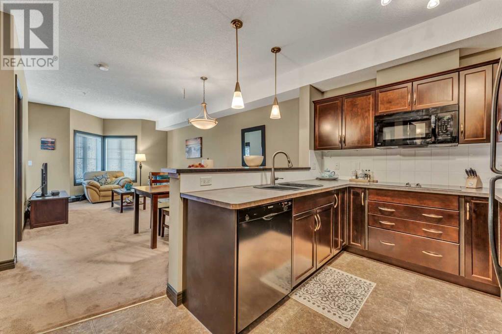 Property at 239, 30 Royal Oak Plaza NW image 3