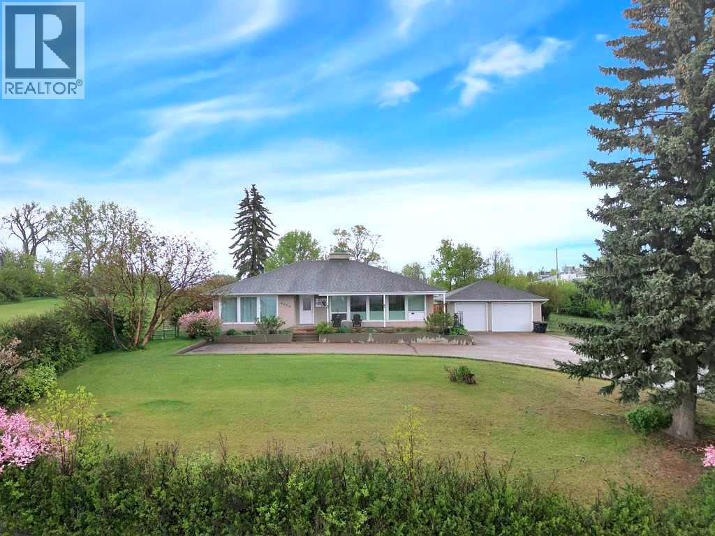 6010 50 Avenue, Lacombe, Alberta  T4L 0H8 - Photo 2 - A2213771