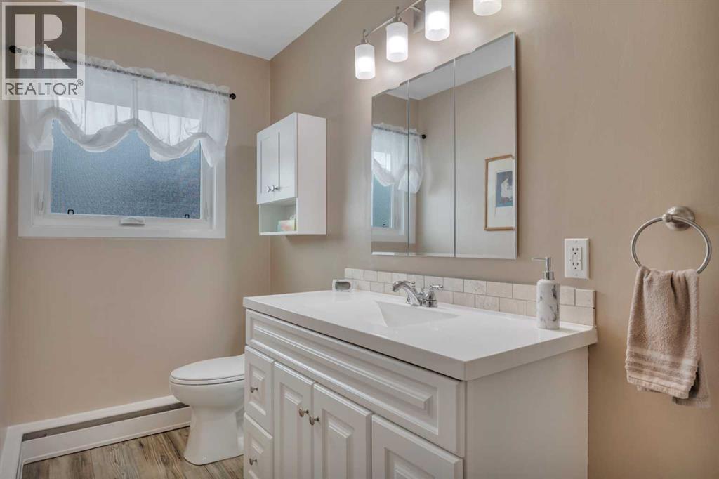 6010 50 Avenue, Lacombe, Alberta  T4L 0H8 - Photo 25 - A2213771