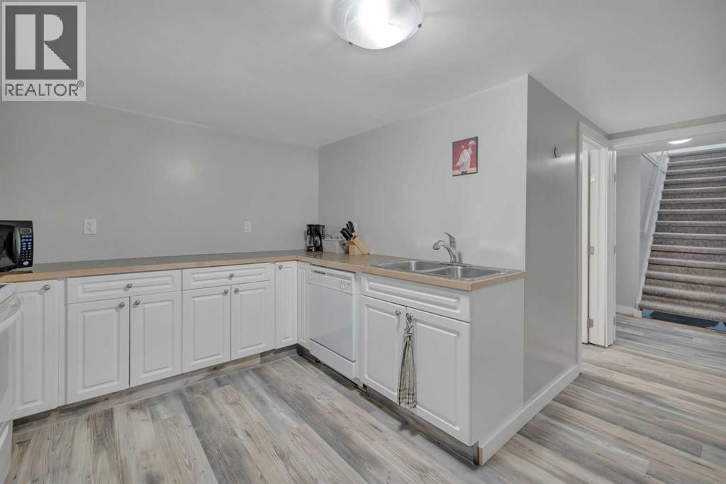 6010 50 Avenue, Lacombe, Alberta  T4L 0H8 - Photo 32 - A2213771