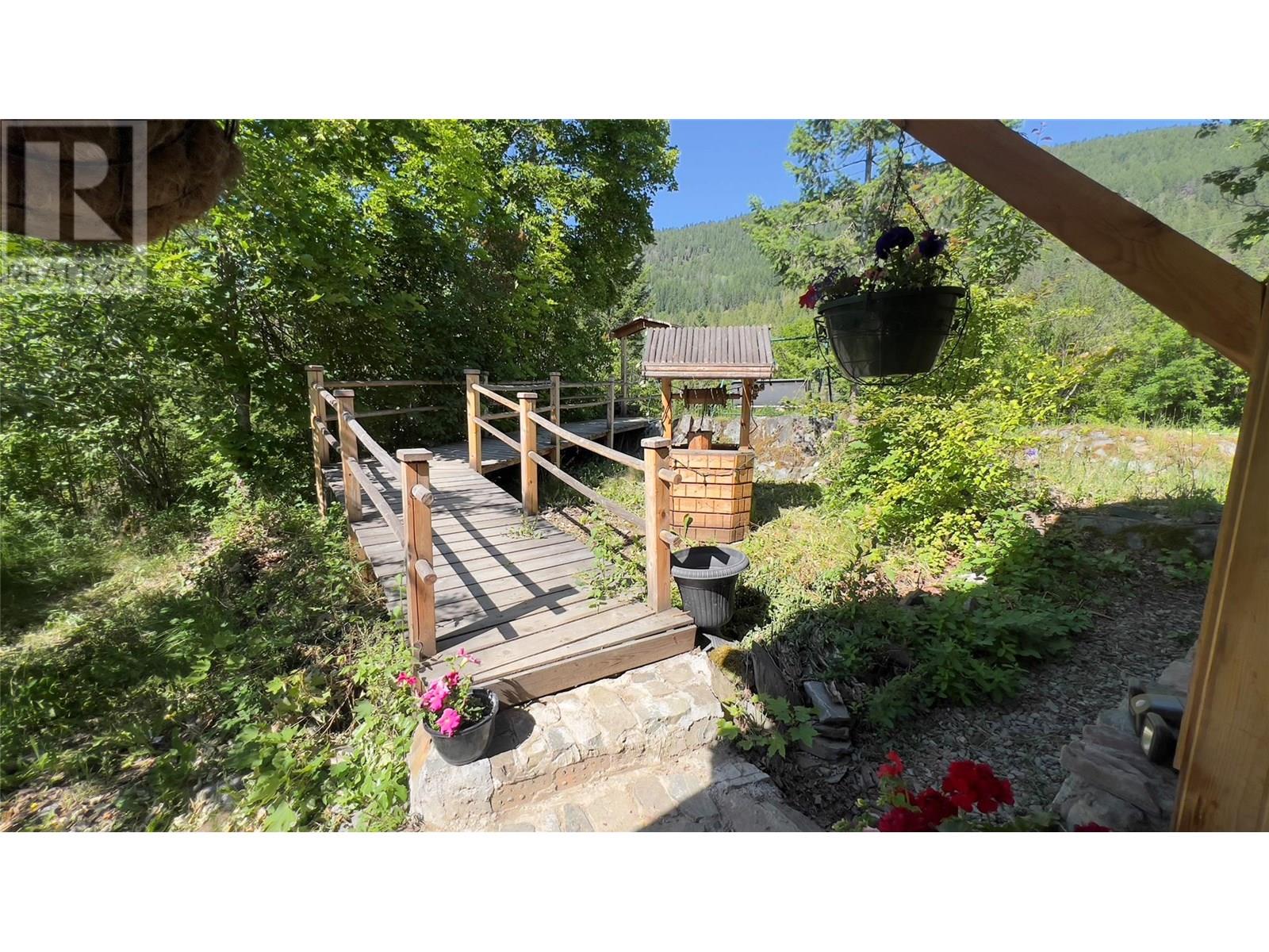 617 Payne Street, Creston, British Columbia  V0B 1G6 - Photo 12 - 10352493