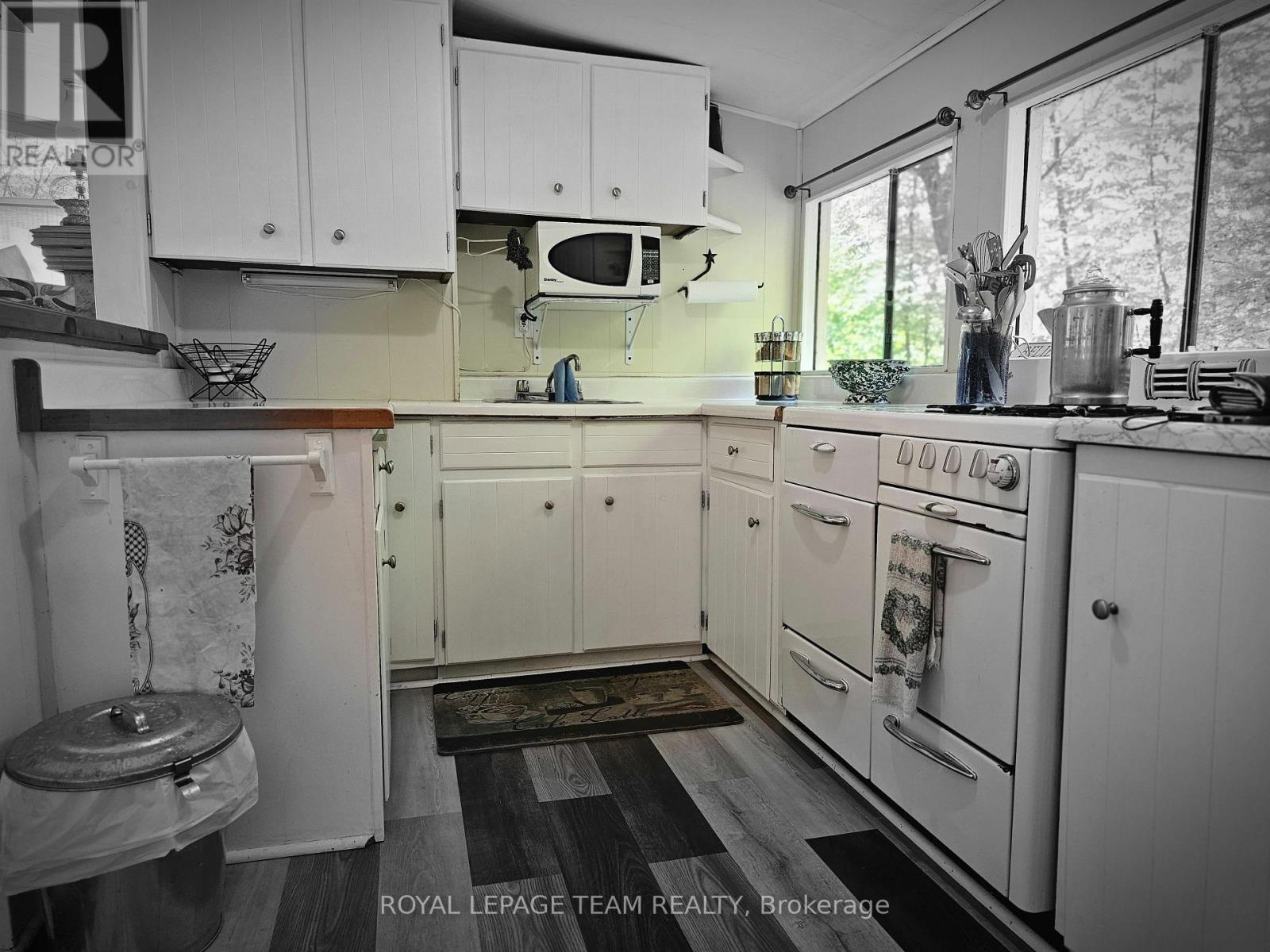 315 Silvery Lane, Tay Valley, Ontario  K0G 2B0 - Photo 30 - X12279922