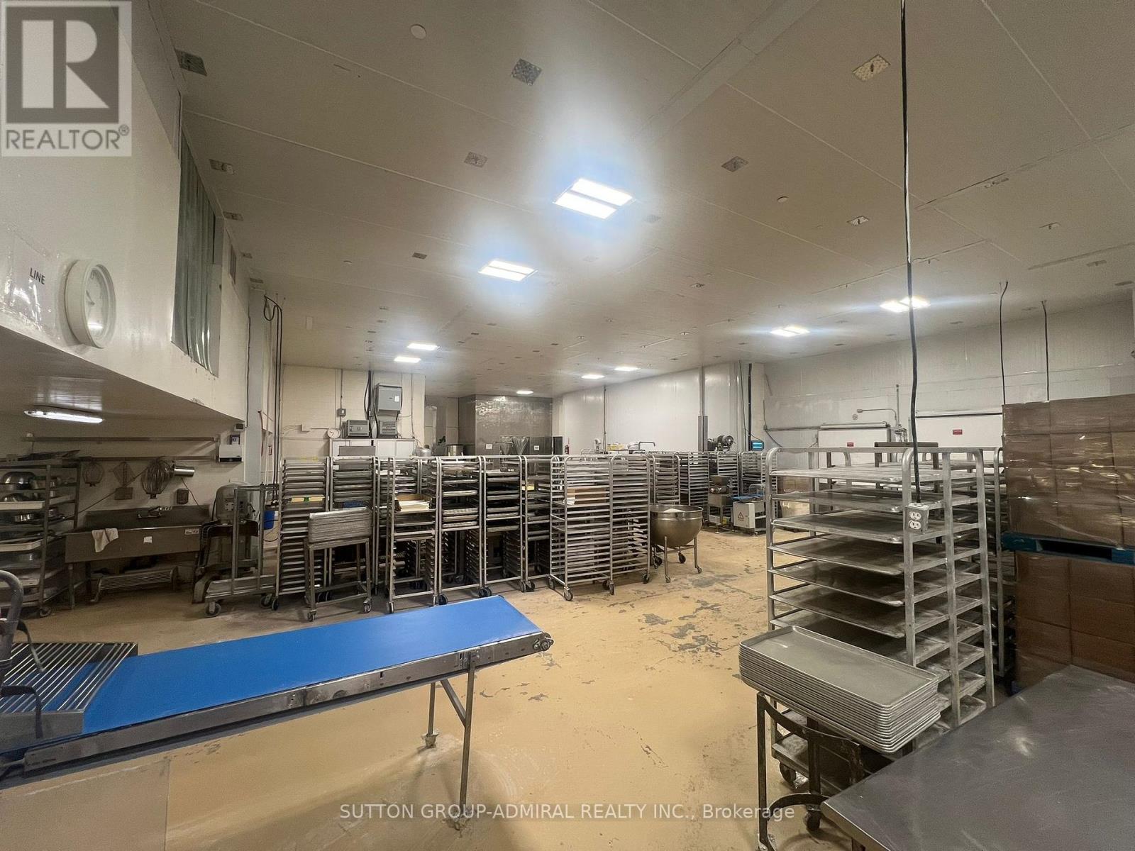 10,11,12,13 & 14 - 418 Hanlan Road, Vaughan, Ontario  L4L 3Z1 - Photo 8 - N12279763