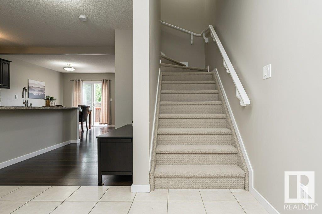 Property at 5309 14 AV SW image 3