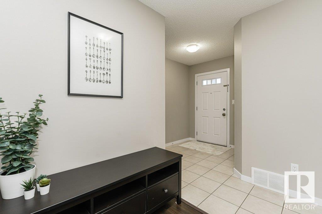 Property at 5309 14 AV SW image 4