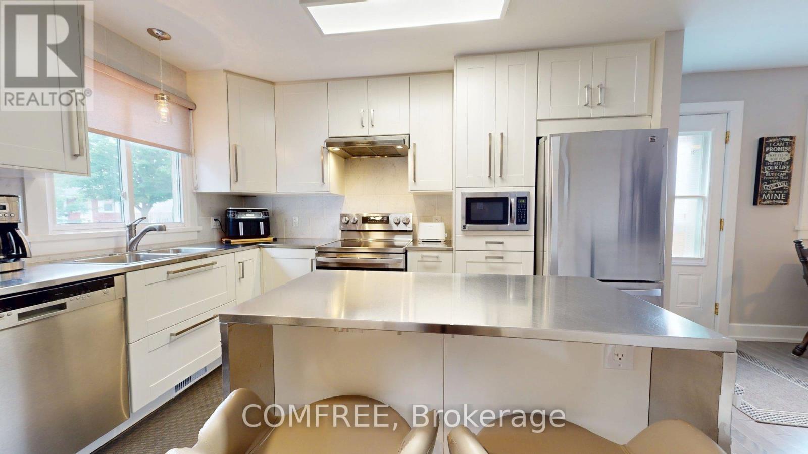 55 Binscarth Crescent, Ottawa, Ontario  K2L 1R9 - Photo 6 - X12280146