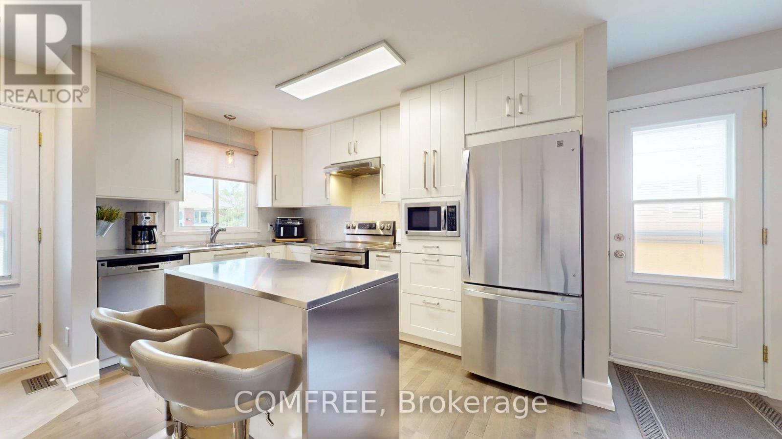 55 Binscarth Crescent, Ottawa, Ontario  K2L 1R9 - Photo 7 - X12280146
