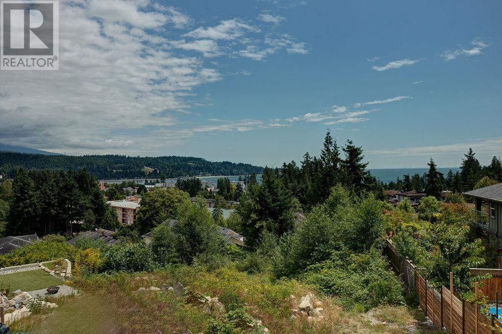 5618 DUNGENESS PLACE, Sechelt, British Columbia