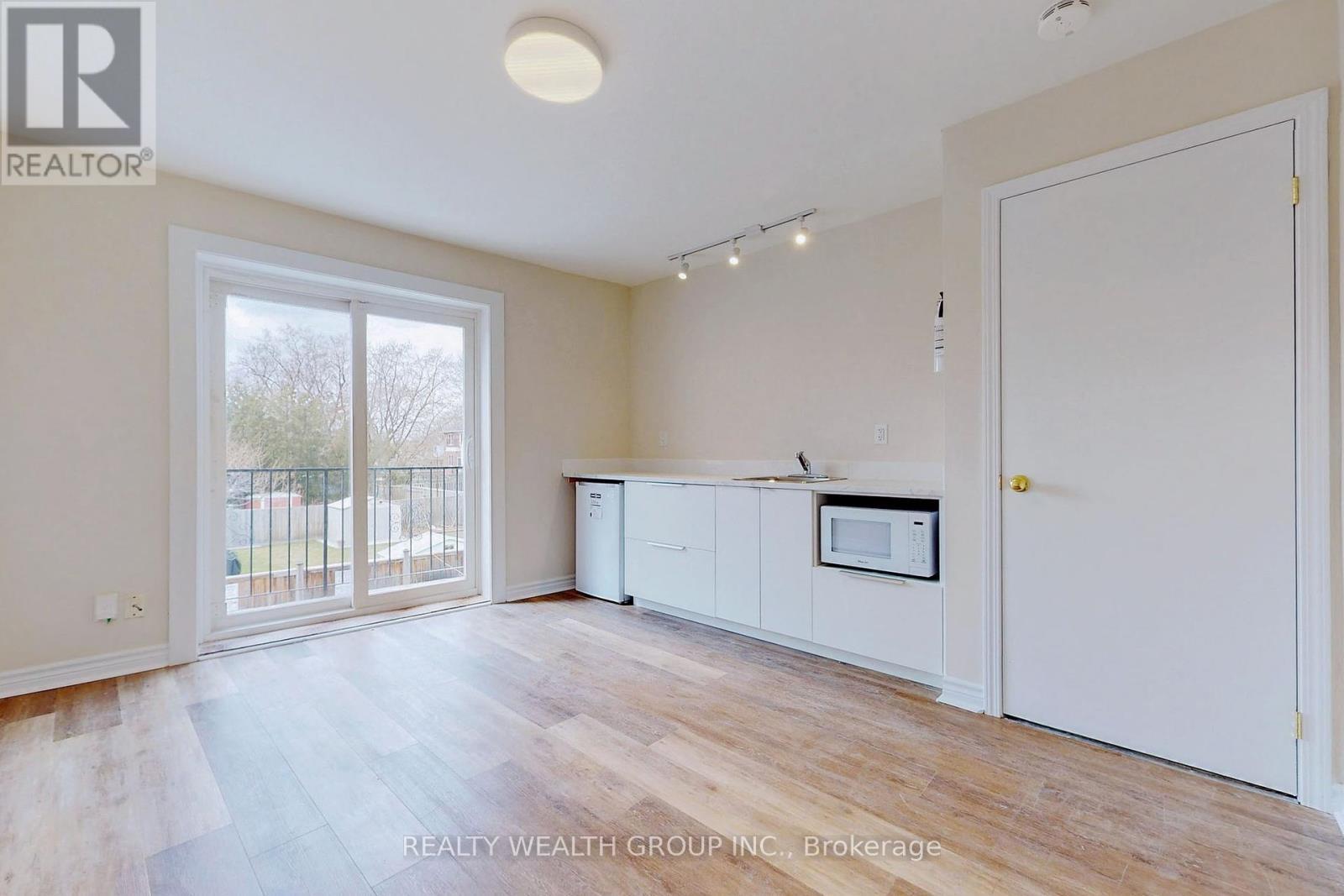 6068a Yonge Street, Toronto, Ontario  M2M 3W6 - Photo 12 - C12280018