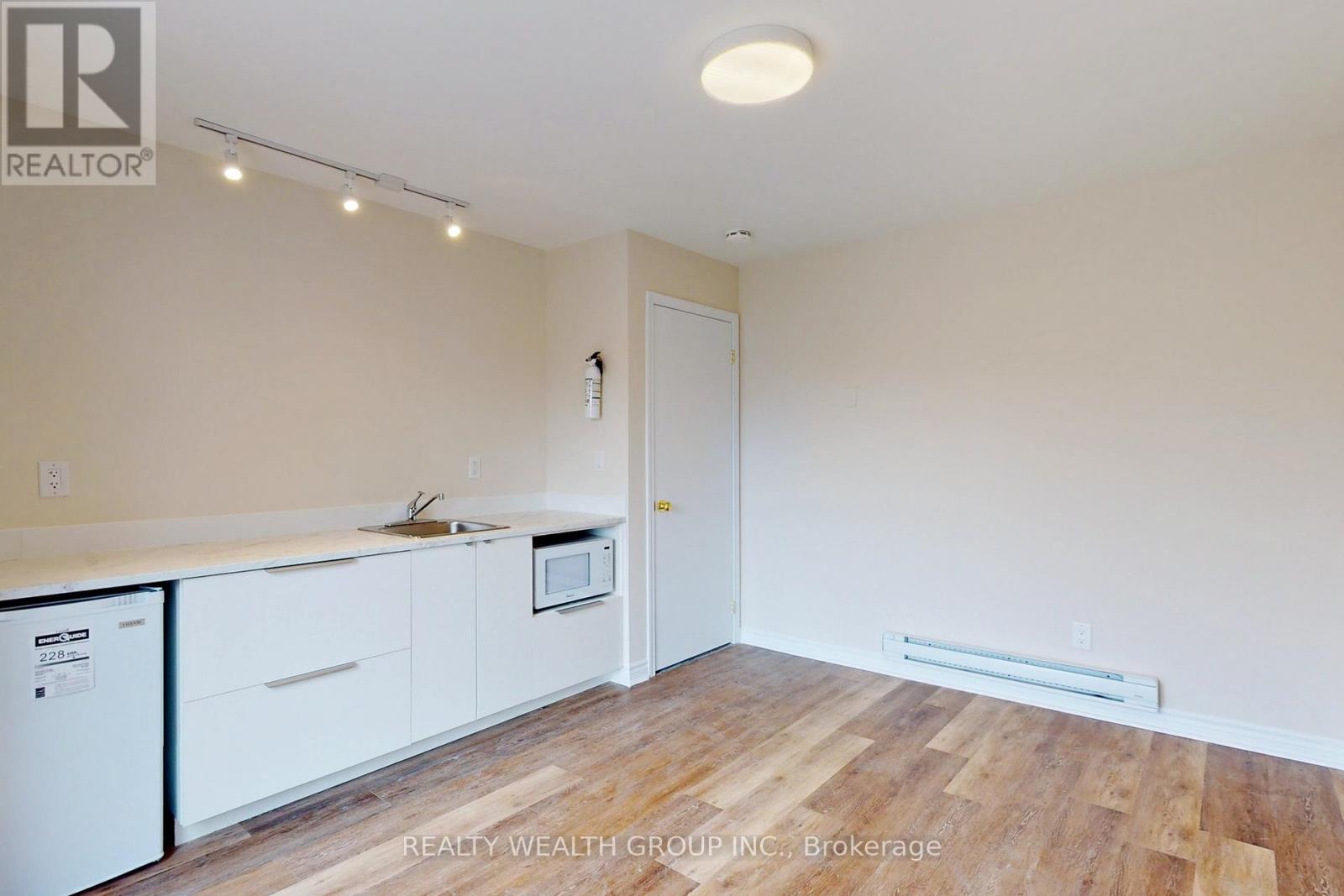 6068a Yonge Street, Toronto, Ontario  M2M 3W6 - Photo 13 - C12280018