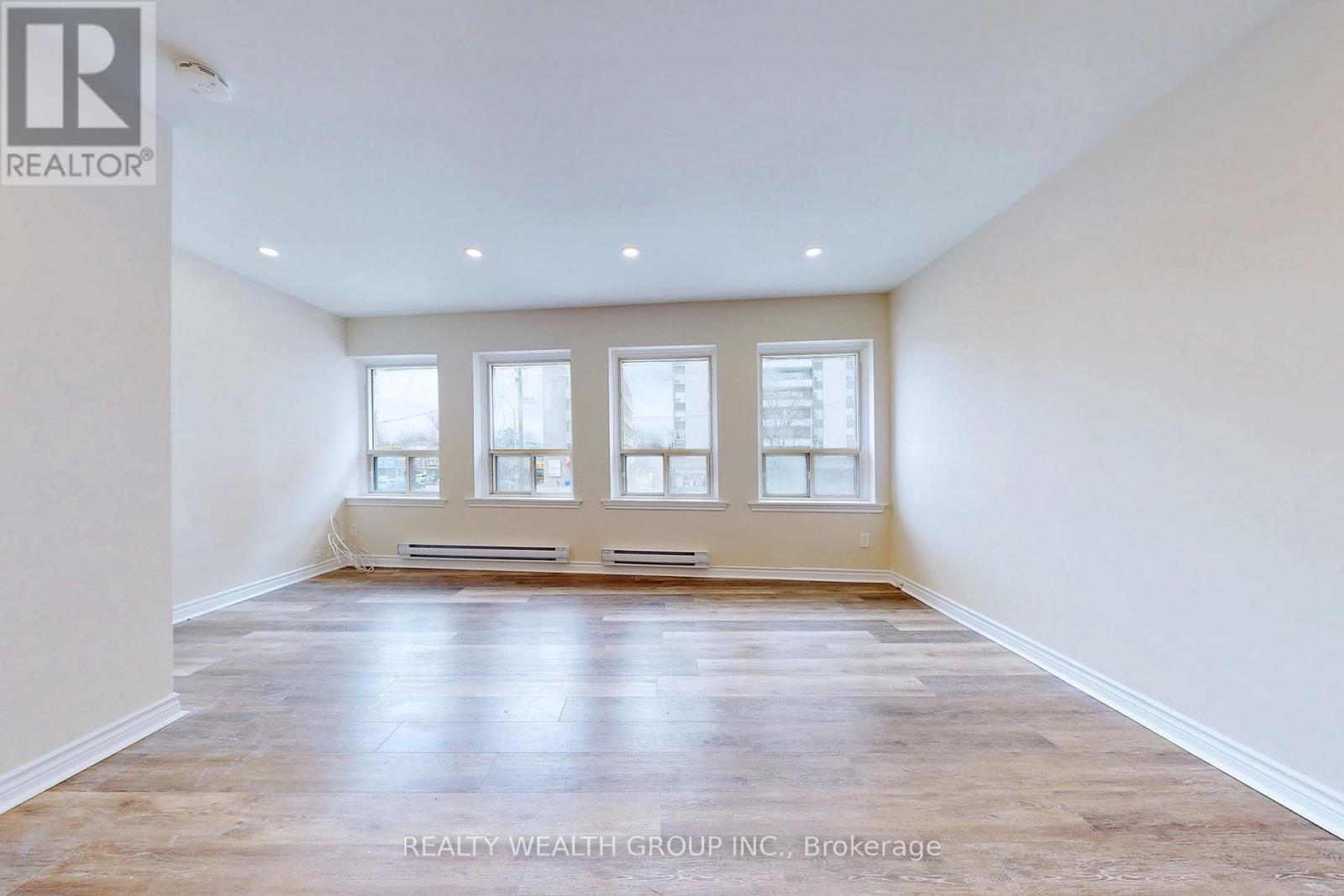 6068a Yonge Street, Toronto, Ontario  M2M 3W6 - Photo 3 - C12280018
