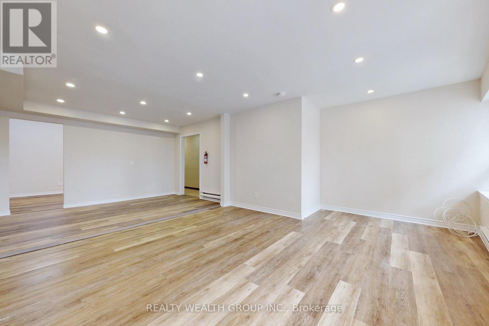 6068a Yonge Street, Toronto, Ontario  M2M 3W6 - Photo 6 - C12280018
