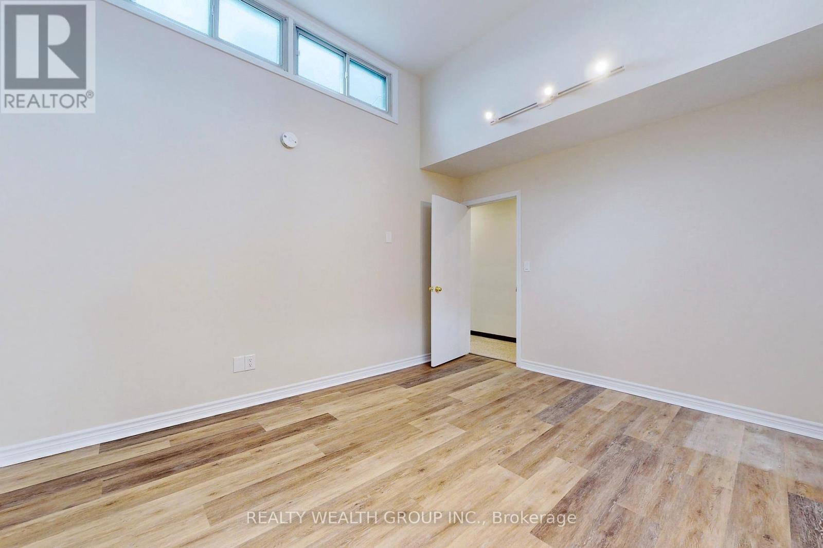 6068a Yonge Street, Toronto, Ontario  M2M 3W6 - Photo 9 - C12280018