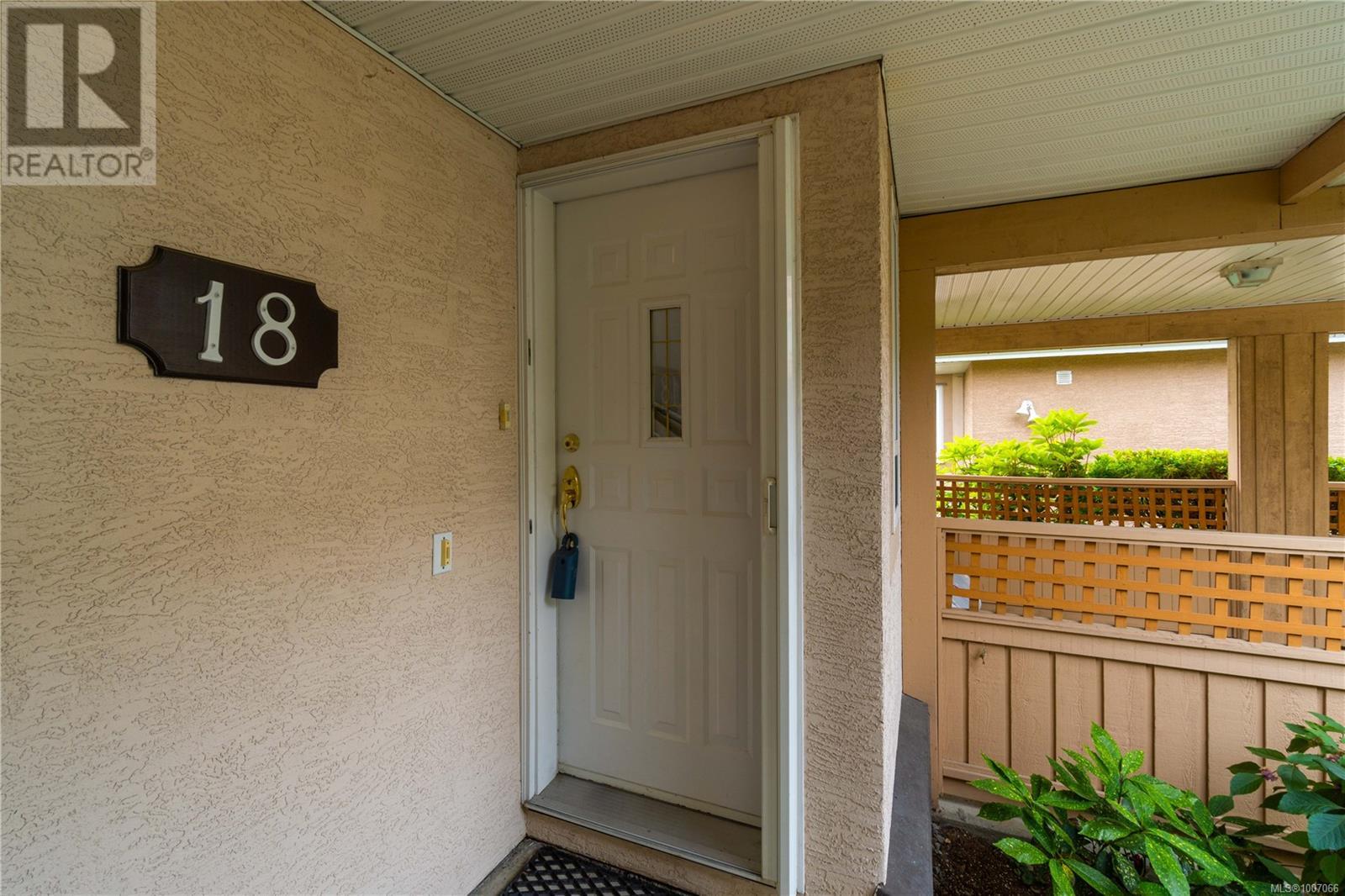 Property at 18 100 Gifford Rd image 2