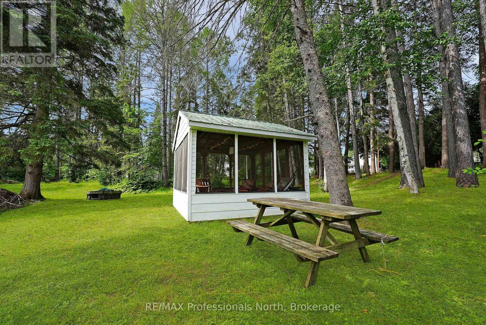 10 Stouffer Street, Minden Hills, Ontario  K0M 2K0 - Photo 41 - X12280086