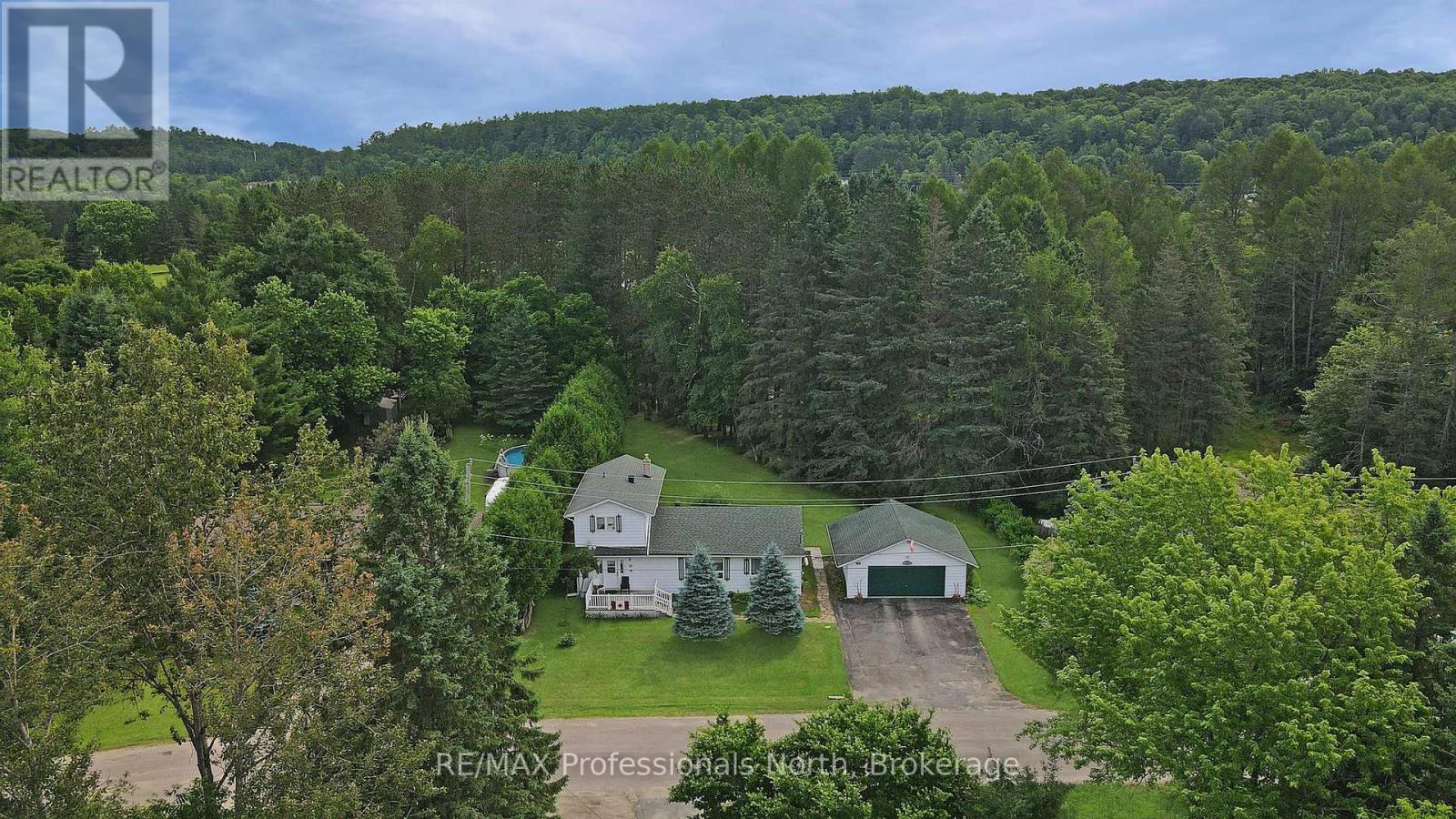 10 Stouffer Street, Minden Hills, Ontario  K0M 2K0 - Photo 49 - X12280086