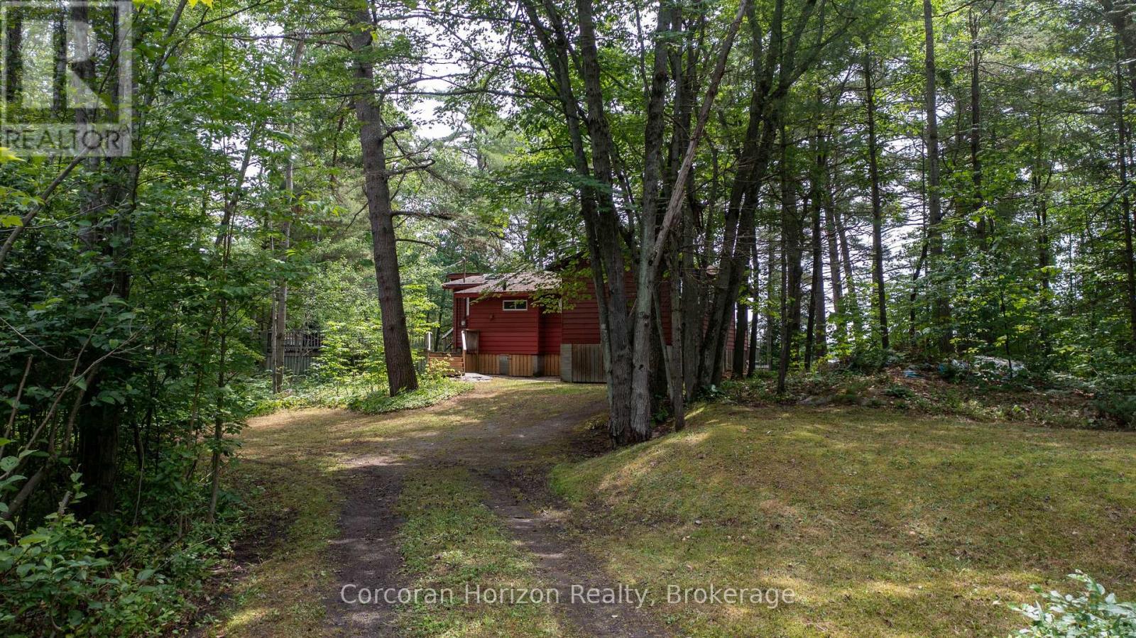 162 Winding Way, Georgian Bay, Ontario  L0K 1S0 - Photo 9 - X12280139