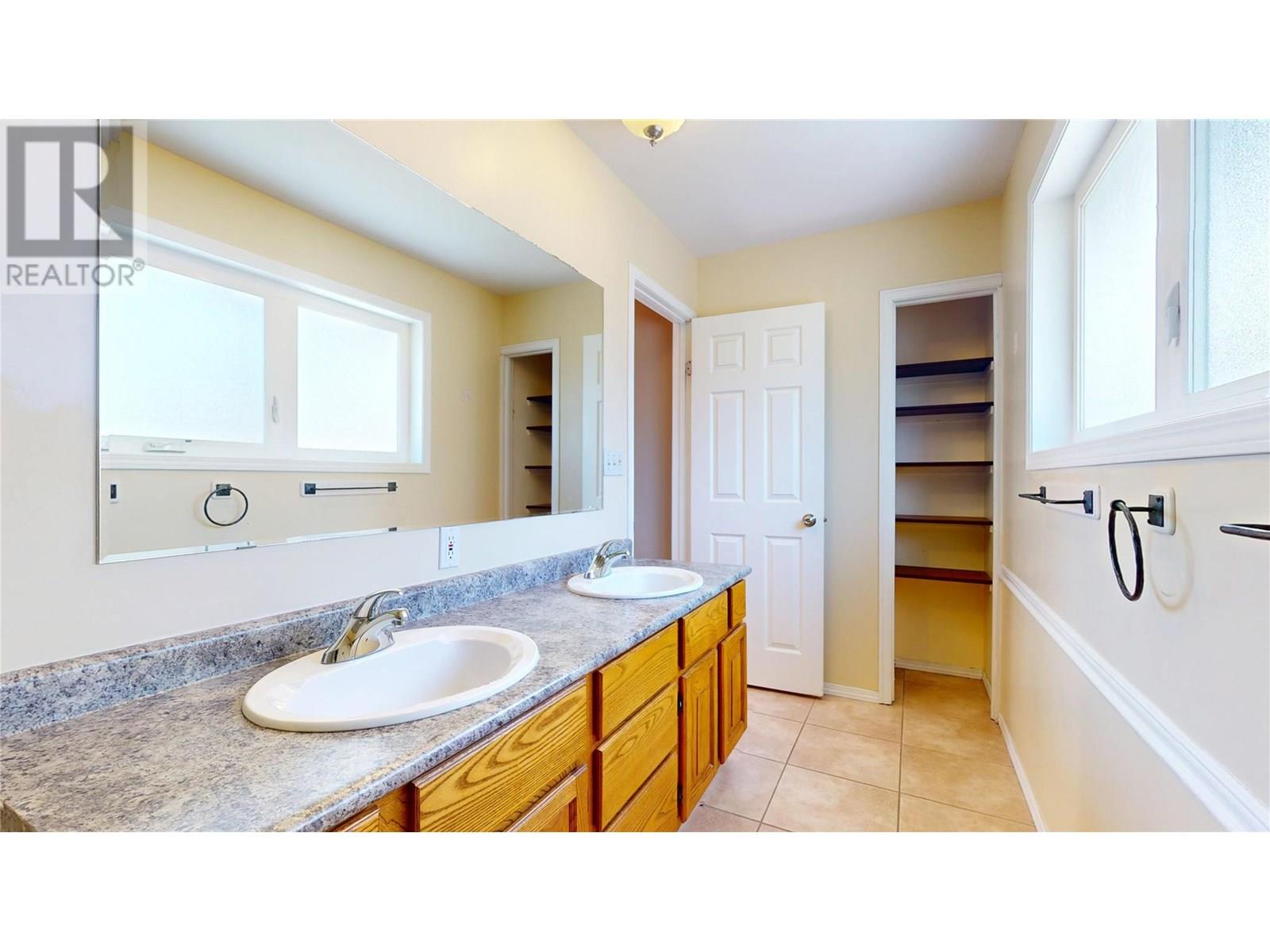 717 27th Avenue S, Cranbrook, British Columbia  V1C 3J6 - Photo 32 - 10355333