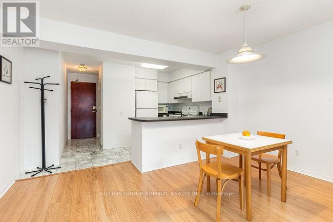1108 - 750 Bay Street, Toronto, Ontario  M5G 1N6 - Photo 6 - C12091038