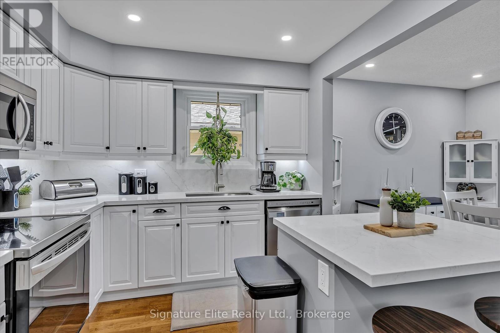 270 Sherin Avenue, Peterborough (Ashburnham Ward 4), Ontario  K9J 1B6 - Photo 6 - X12269100