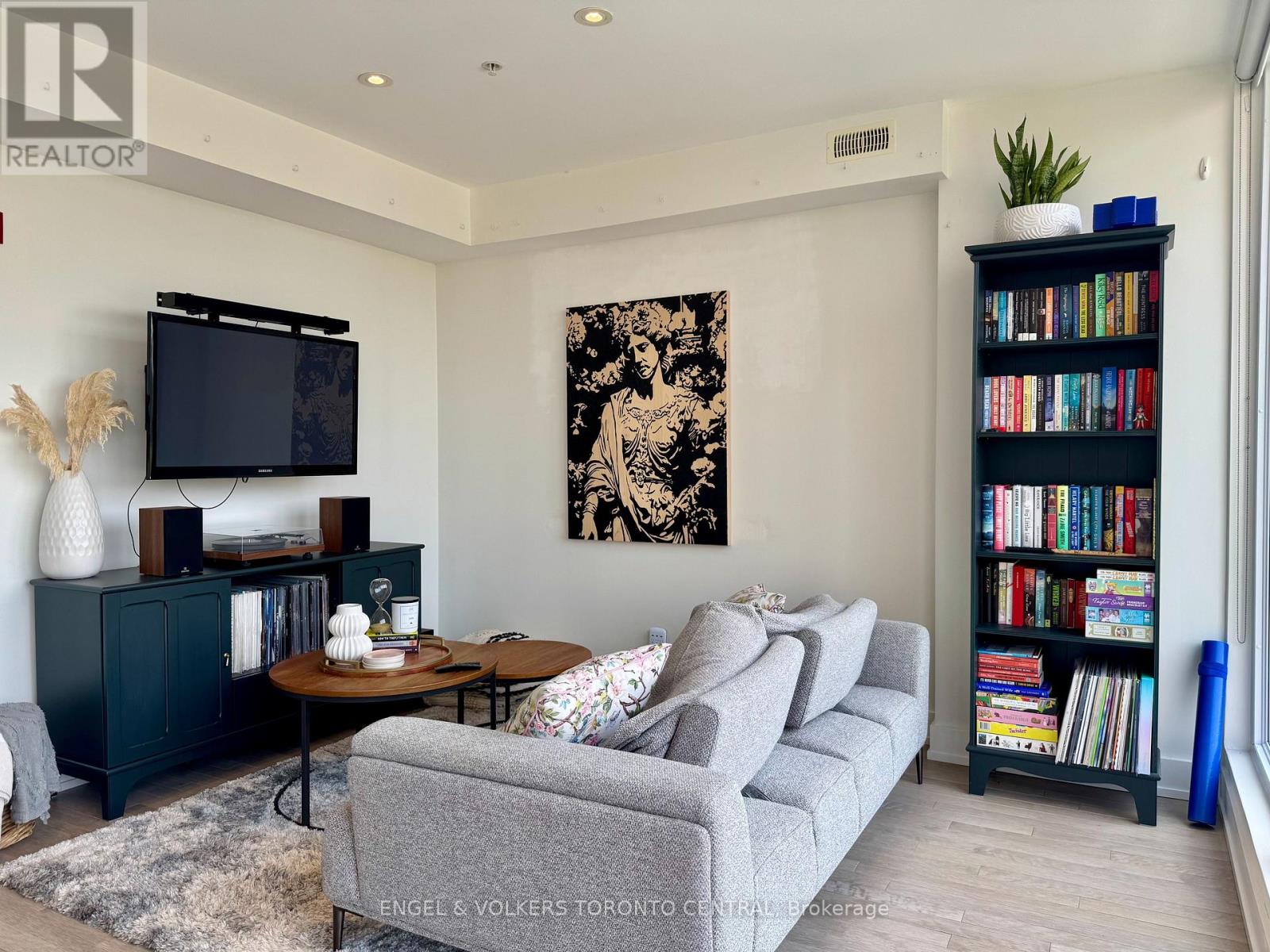 1 - 1555 Bloor Street W, Toronto (High Park-Swansea), Ontario  M6P 1A5 - Photo 4 - W12279991