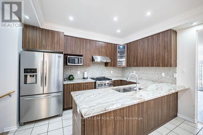 68 Fallmeadow Circle, Brampton, Ontario  L6Y 0Y7 - Photo 21 - W12280060