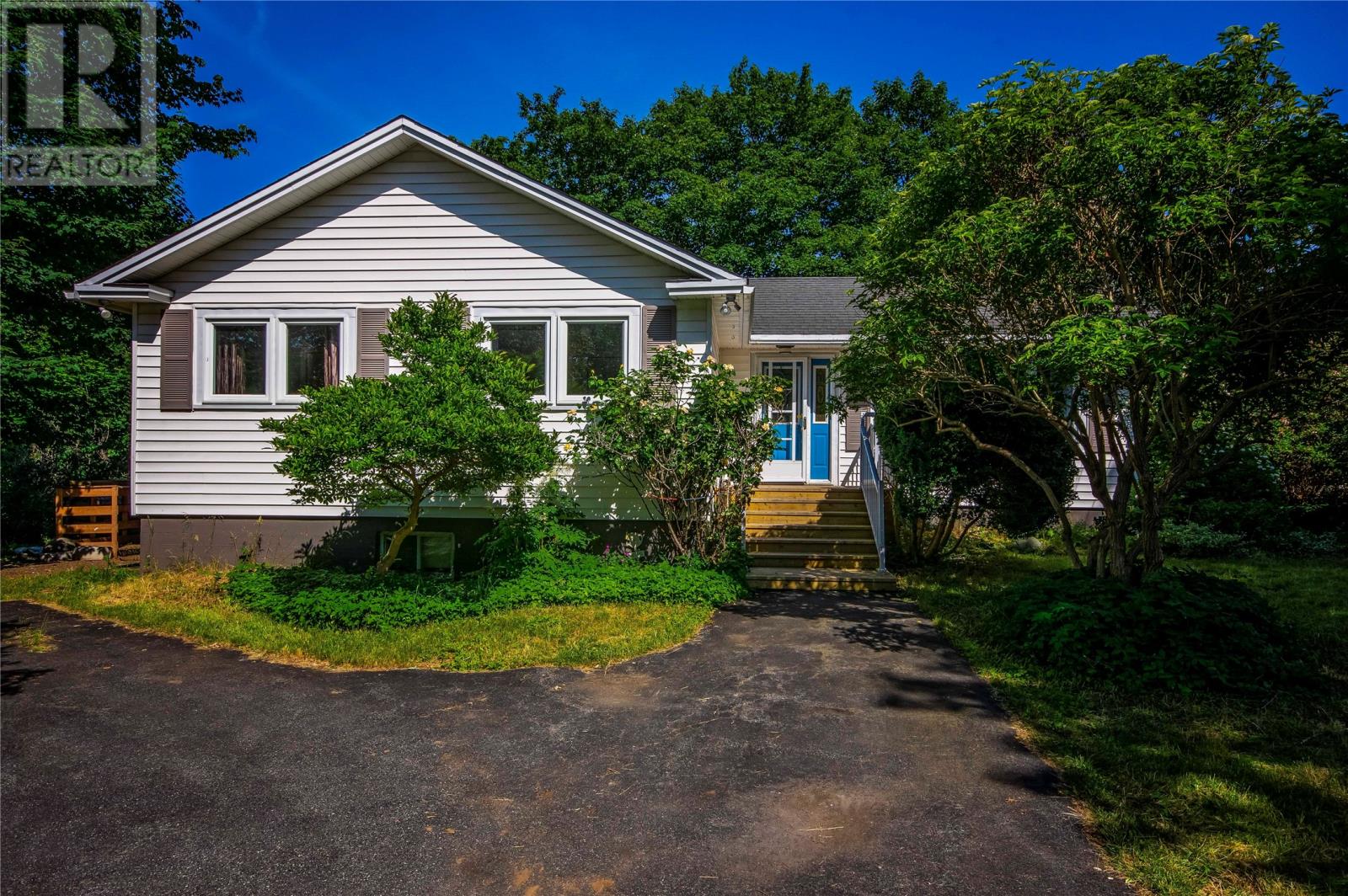 Property at 6 Topsail Beach Road image 1