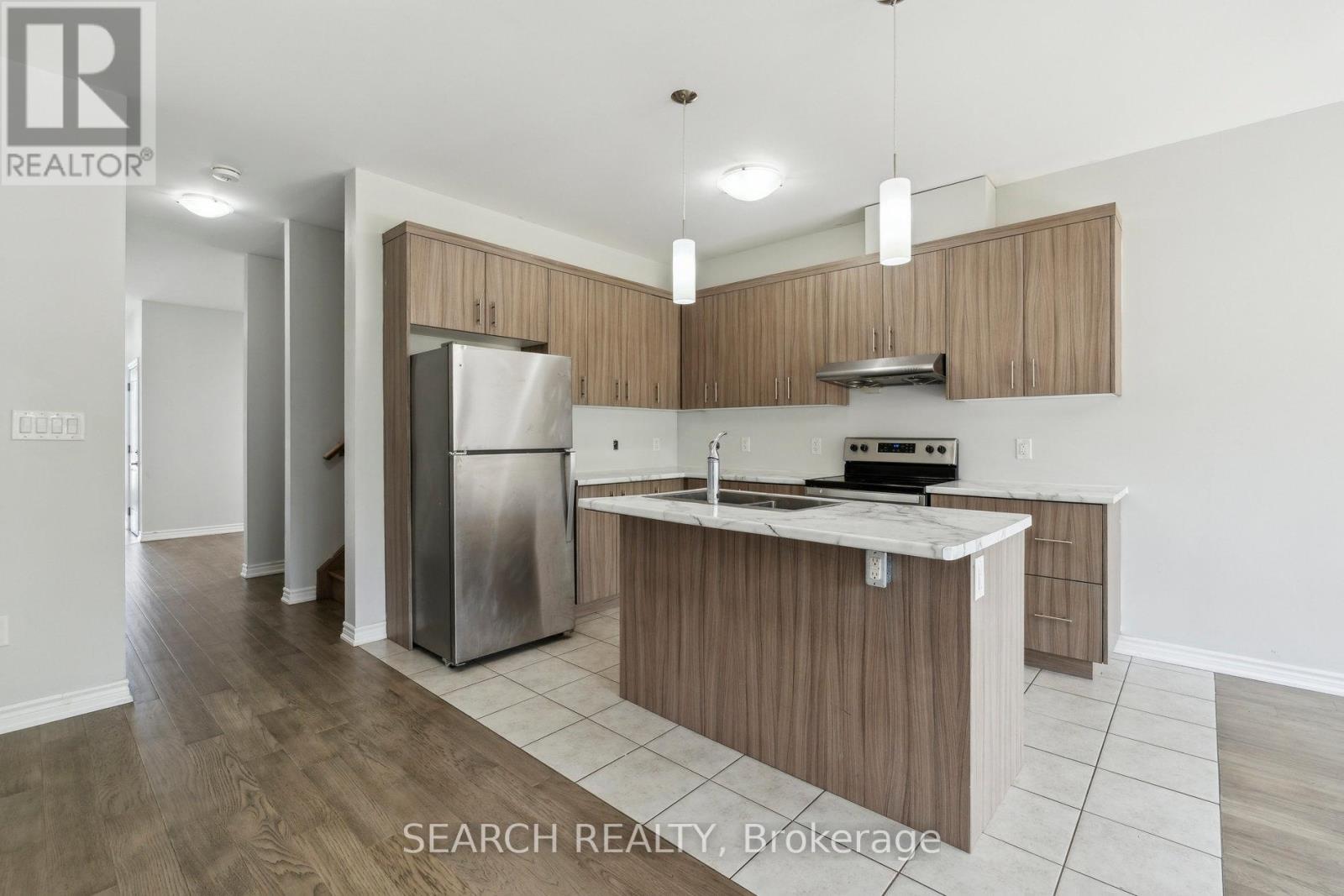 217 Louise Street, Welland, Ontario  L3B 1T2 - Photo 9 - X12280079