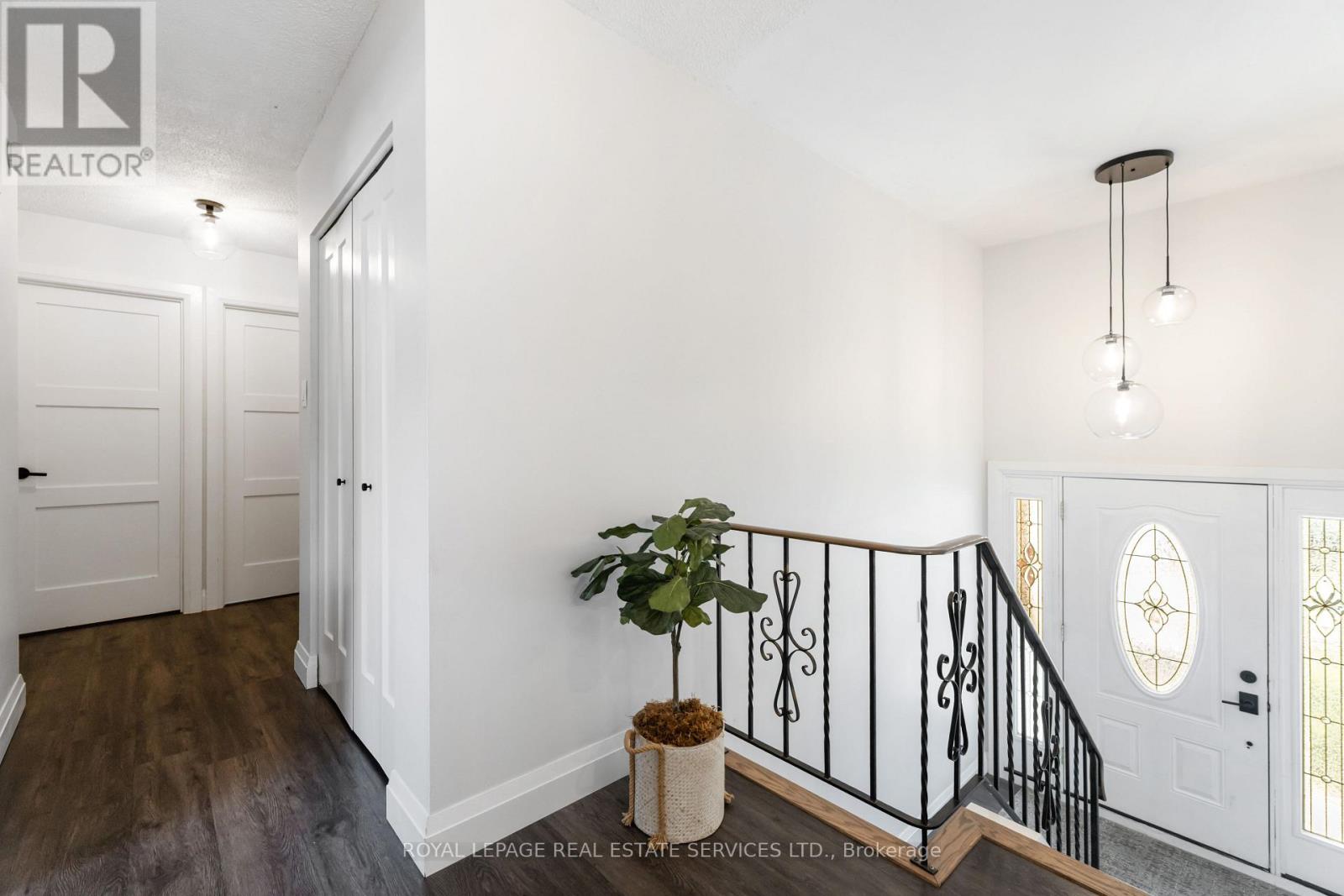 Property at 11 ASHWOOD COURT image 3