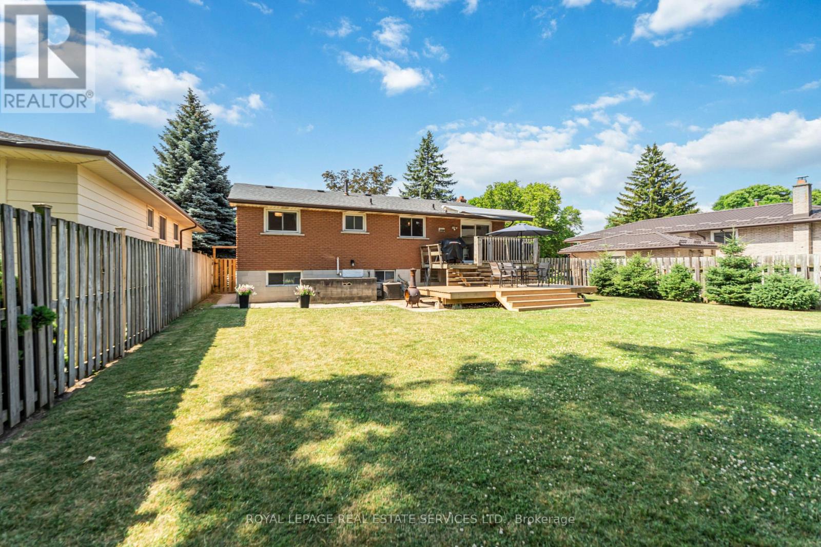 Property at 11 ASHWOOD COURT image 2