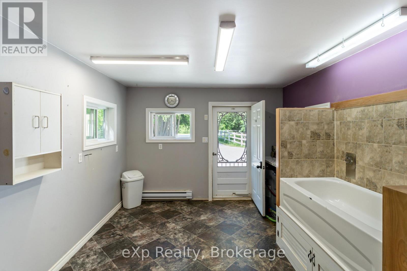 742 Silver Lake Road, South Bruce Peninsula, Ontario  N0H 1P0 - Photo 33 - X12280173