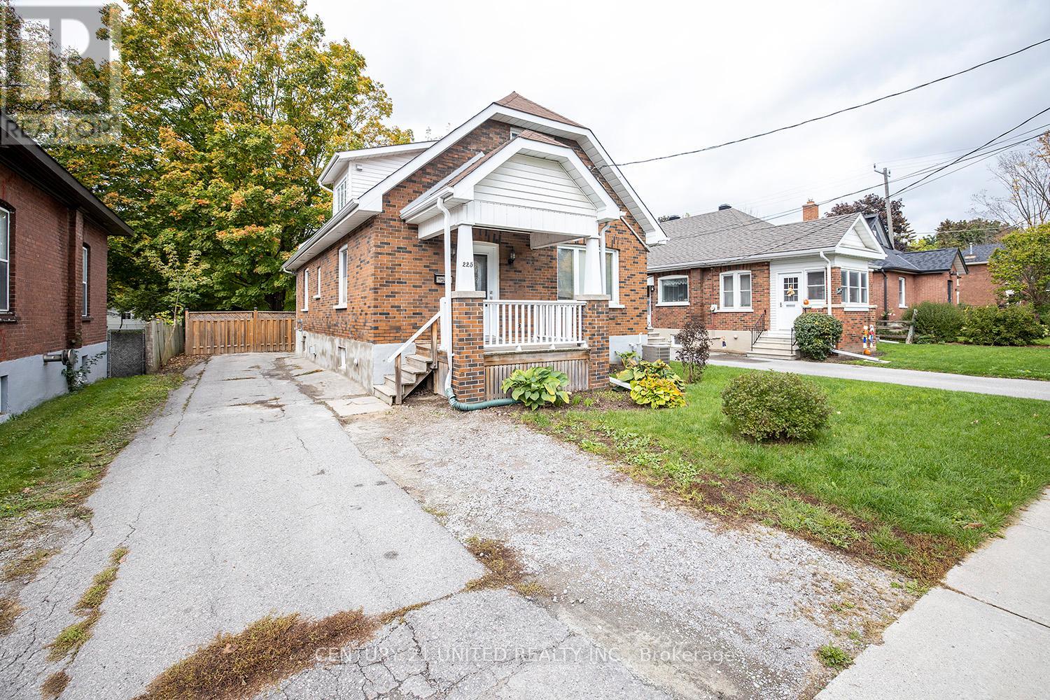 225 Mark Street, Peterborough East, Ontario  K9H 1V1 - Photo 2 - X12280178