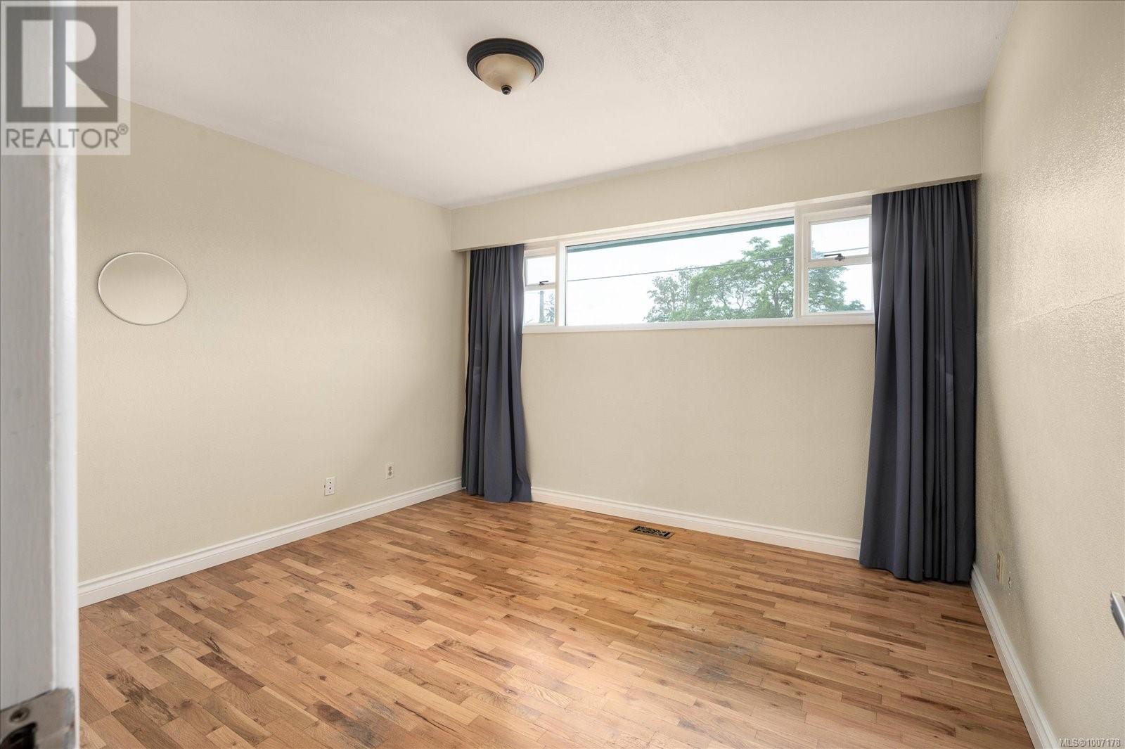 Property at 880 Hunter St image 2