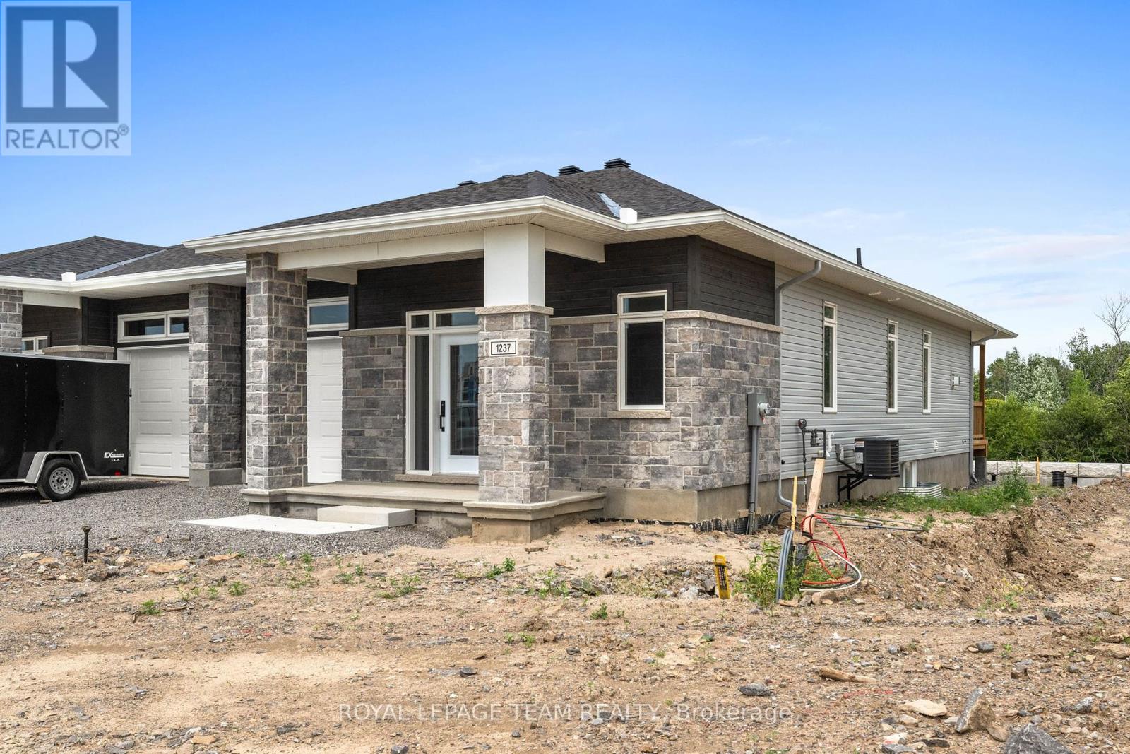 Property at 1039 MOORE STREET image 3