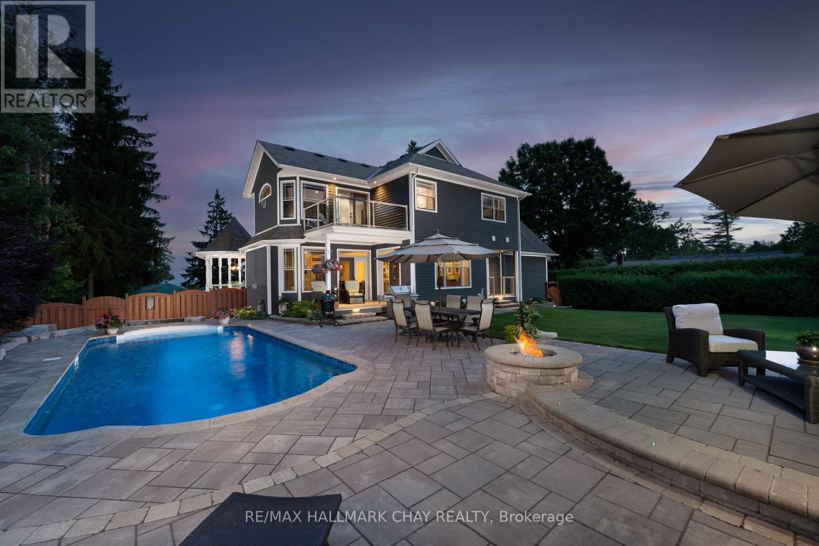 Property at 146 LAKESHORE ROAD W image 2
