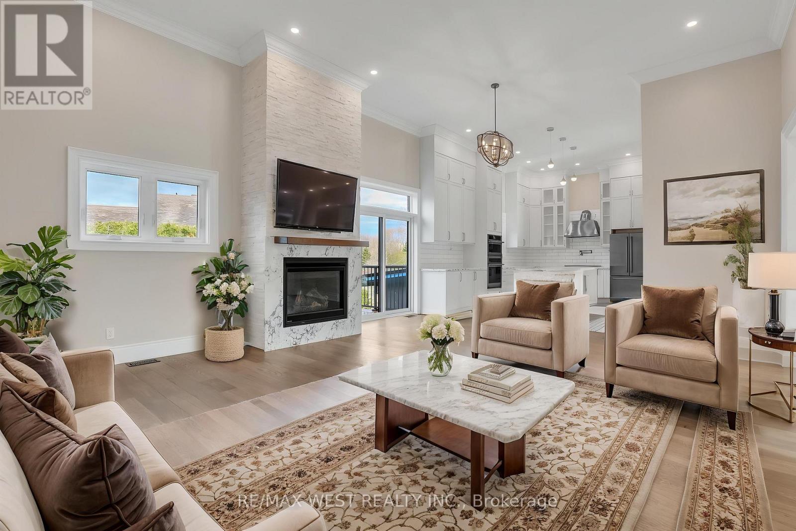 Property at 132 FOX STREET image 3